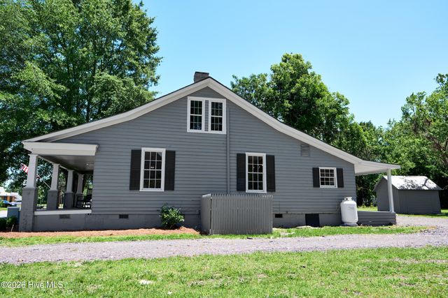 319 W Grubb Street, Hertford, NC 27944