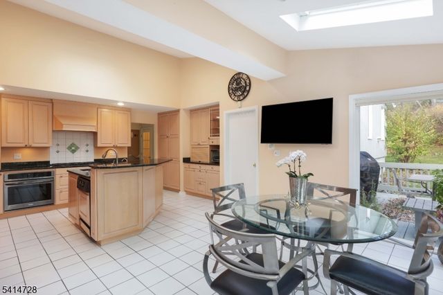 8 Union Hill Rd, Denville Twp., NJ 07834