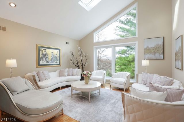 8 Union Hill Rd, Denville Twp., NJ 07834