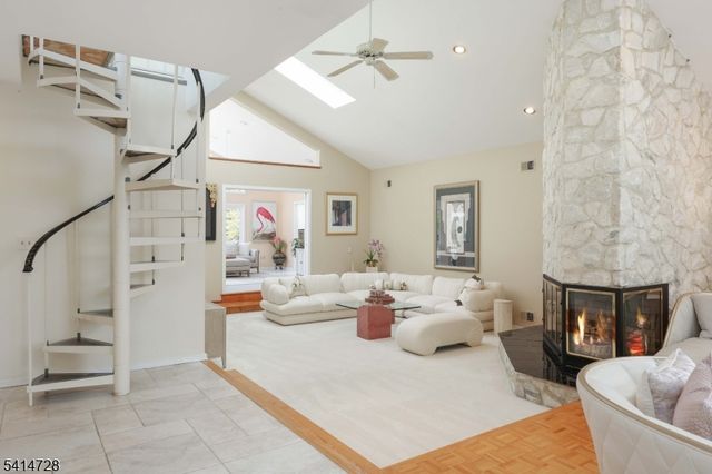 8 Union Hill Rd, Denville Twp., NJ 07834