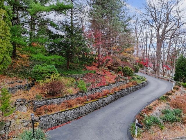 8 Union Hill Rd, Denville Twp., NJ 07834