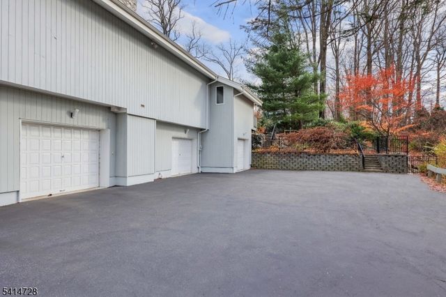 8 Union Hill Rd, Denville Twp., NJ 07834