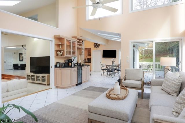 8 Union Hill Rd, Denville Twp., NJ 07834