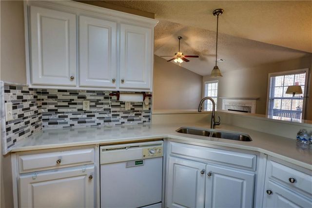 1127 Bradford Park Drive, Auburn, GA 30011