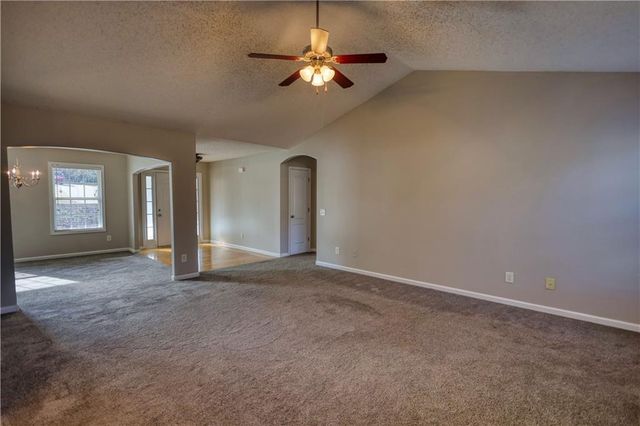 1127 Bradford Park Drive, Auburn, GA 30011