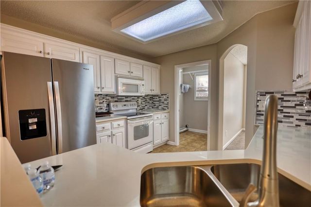 1127 Bradford Park Drive, Auburn, GA 30011