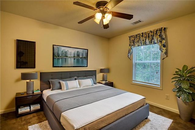 1127 Bradford Park Drive, Auburn, GA 30011