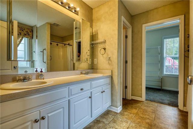 1127 Bradford Park Drive, Auburn, GA 30011