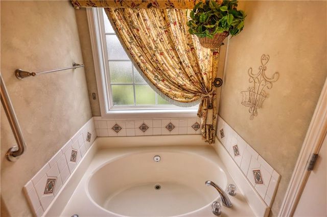 1127 Bradford Park Drive, Auburn, GA 30011