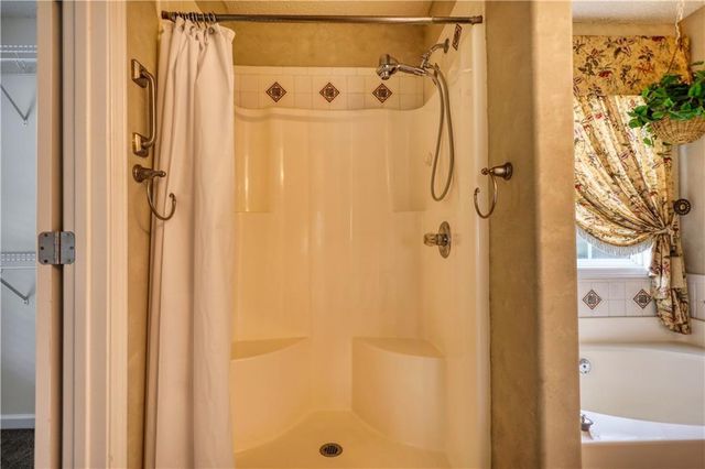 1127 Bradford Park Drive, Auburn, GA 30011