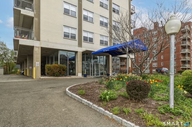 2370 North Avenue 4C, Bridgeport, CT 06604
