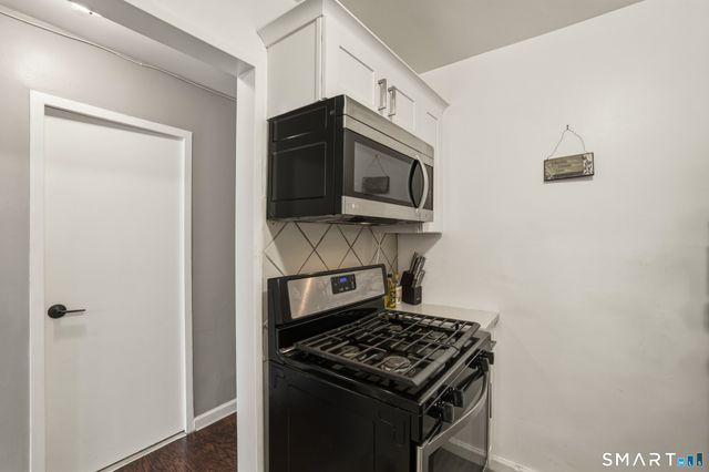 2370 North Avenue 4C, Bridgeport, CT 06604
