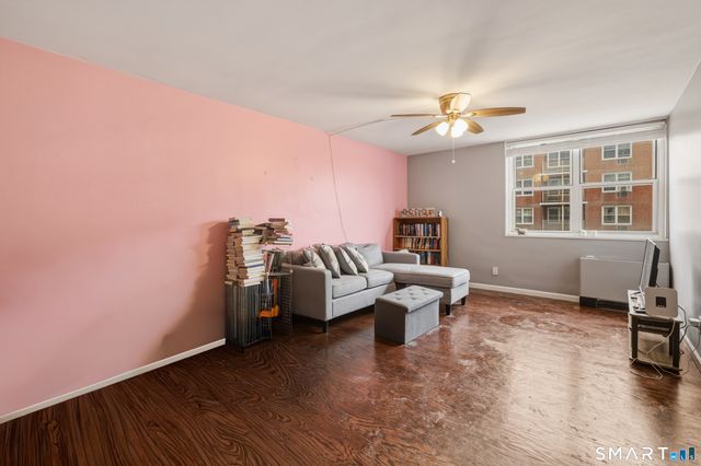 2370 North Avenue 4C, Bridgeport, CT 06604