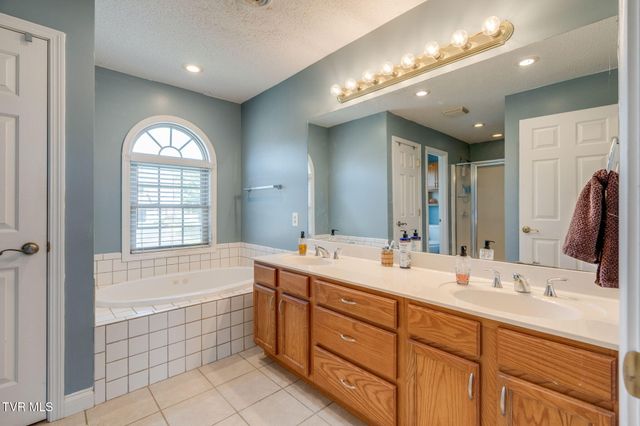 136 Mystic Lane, Jonesborough, TN 37659