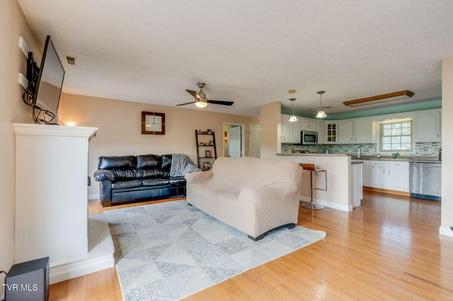 136 Mystic Lane, Jonesborough, TN 37659