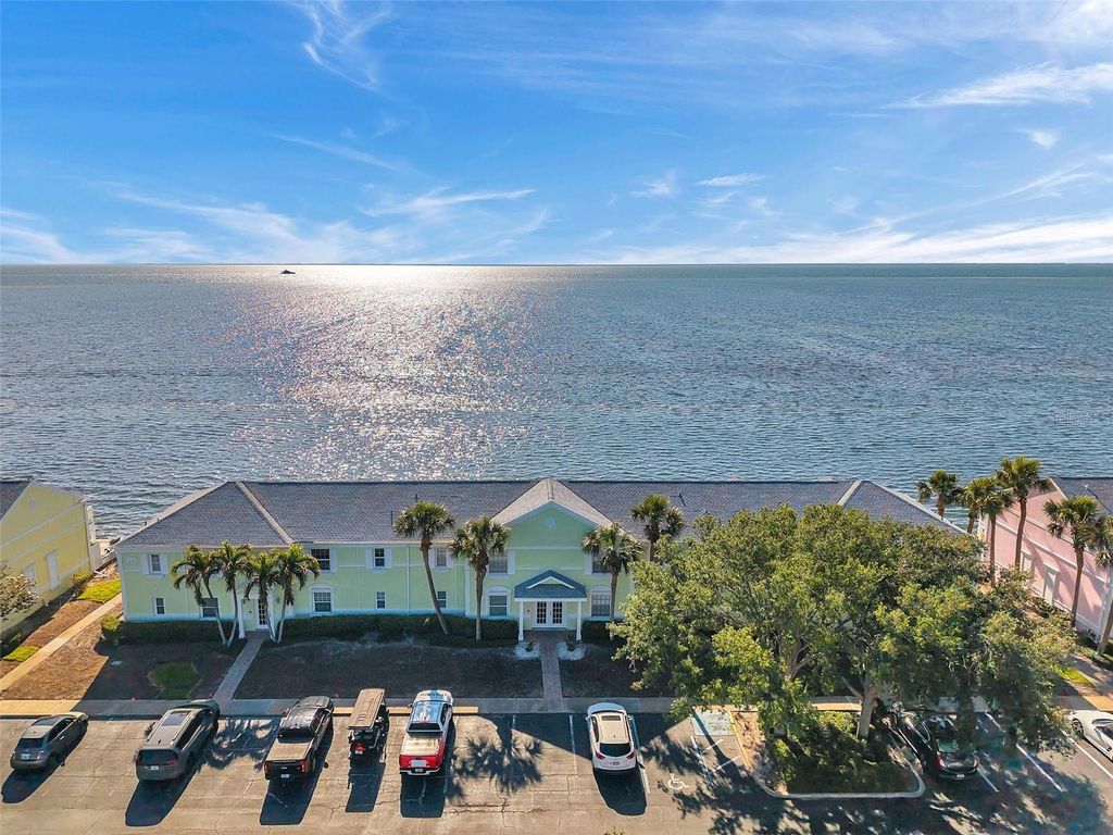 5102 COQUINA KEY DRIVE SE D, St Petersburg, FL 33705