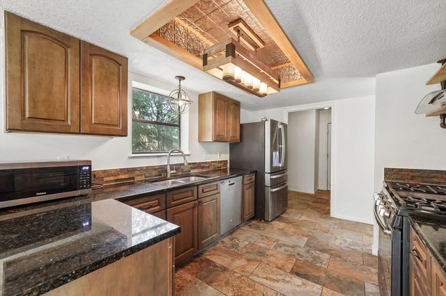1100 River Bend DR, Georgetown, TX 78628