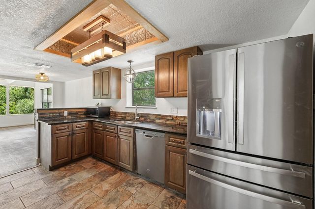 1100 River Bend DR, Georgetown, TX 78628