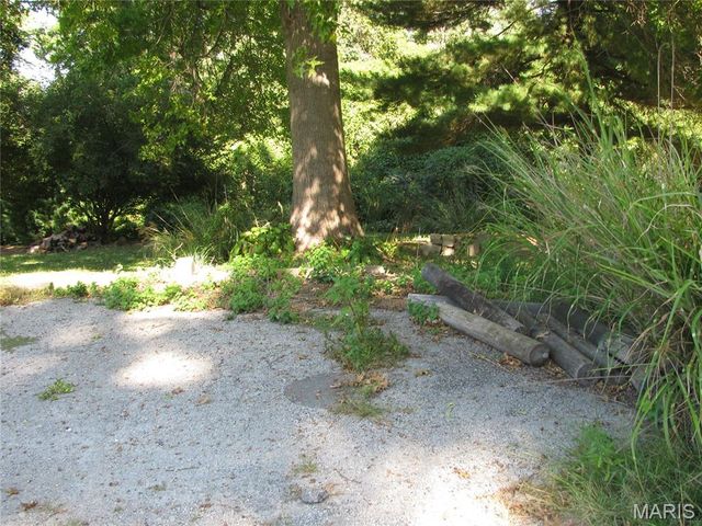 613 Leonard Street, Alton, IL 62002