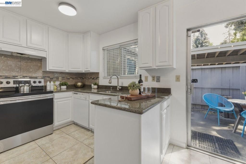 Image 11 of property listing at 1245 Pine Creek Way I, Concord, CA 94520