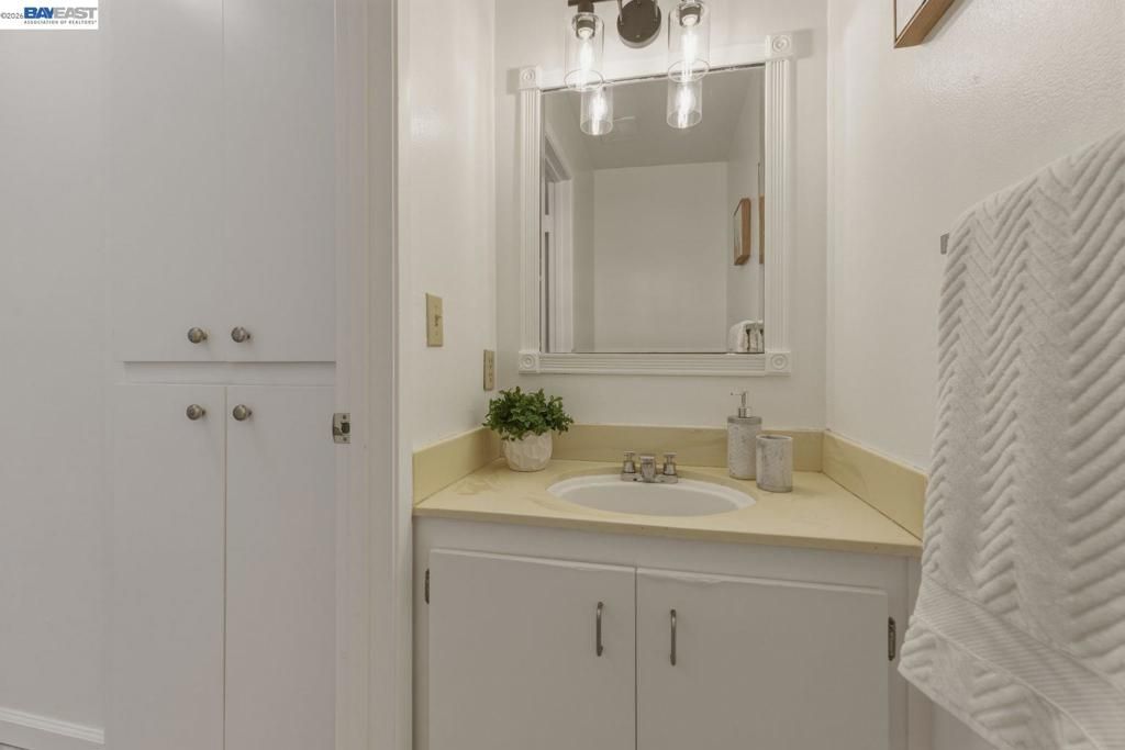 Image 16 of property listing at 1245 Pine Creek Way I, Concord, CA 94520