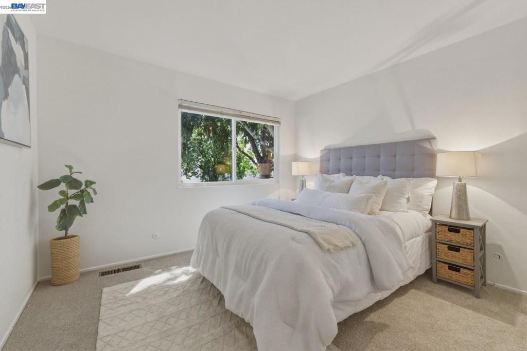 Image 20 of property listing at 1245 Pine Creek Way I, Concord, CA 94520