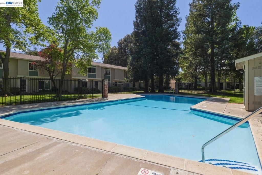 Image 28 of property listing at 1245 Pine Creek Way I, Concord, CA 94520