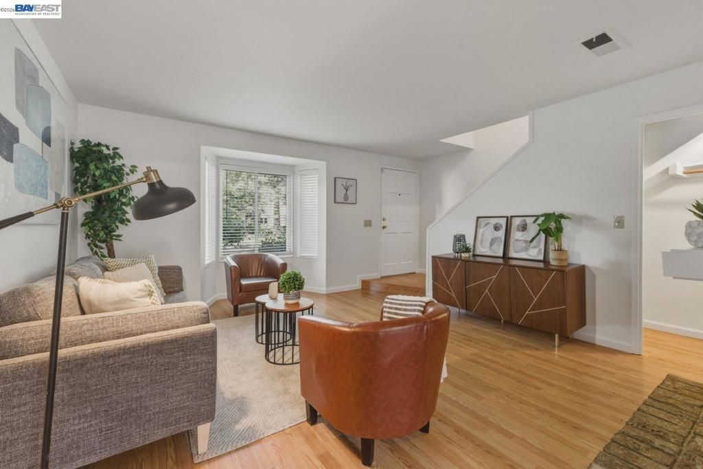 Image 5 of property listing at 1245 Pine Creek Way I, Concord, CA 94520