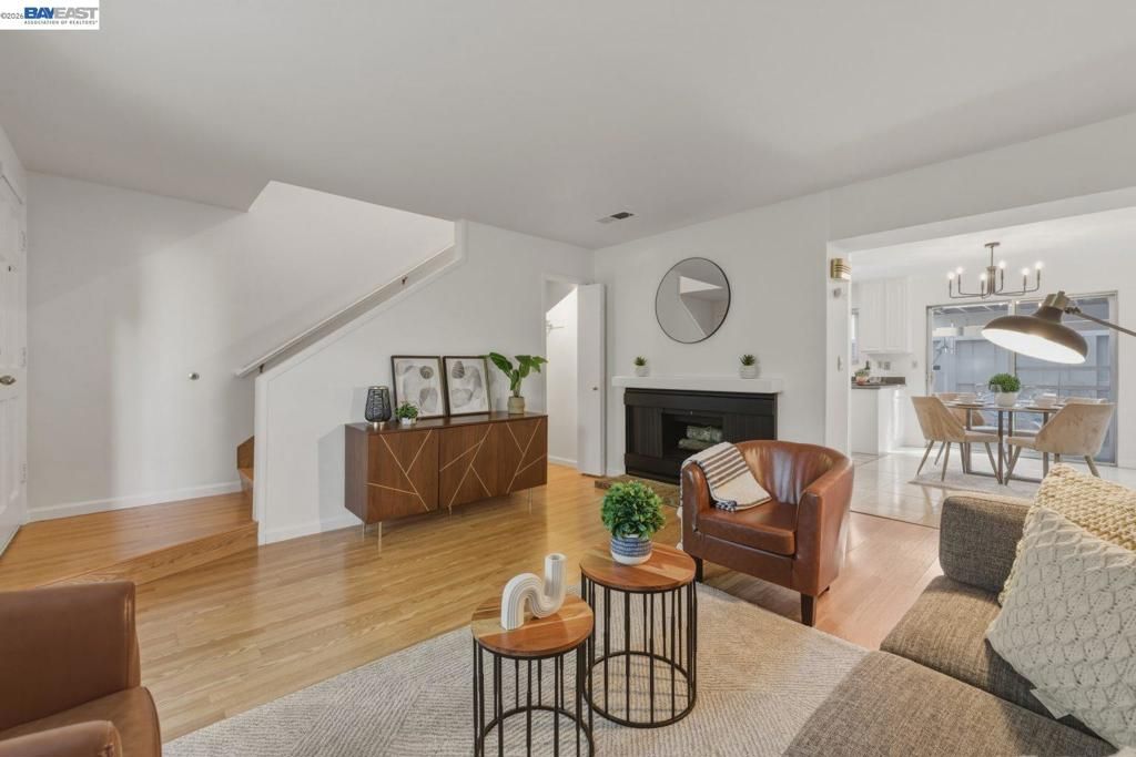 Image 7 of property listing at 1245 Pine Creek Way I, Concord, CA 94520