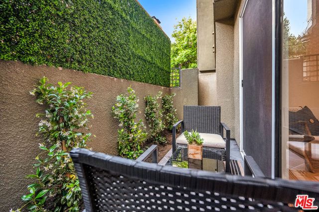 10664 Wilkins Avenue 202, Los Angeles, CA 90024