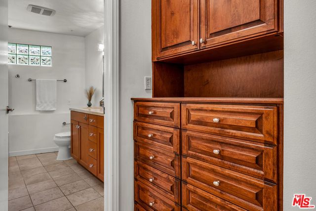 10664 Wilkins Avenue 202, Los Angeles, CA 90024