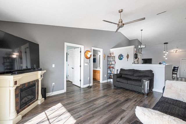 S77W19351 Lakewood DRIVE, Muskego, WI 53150