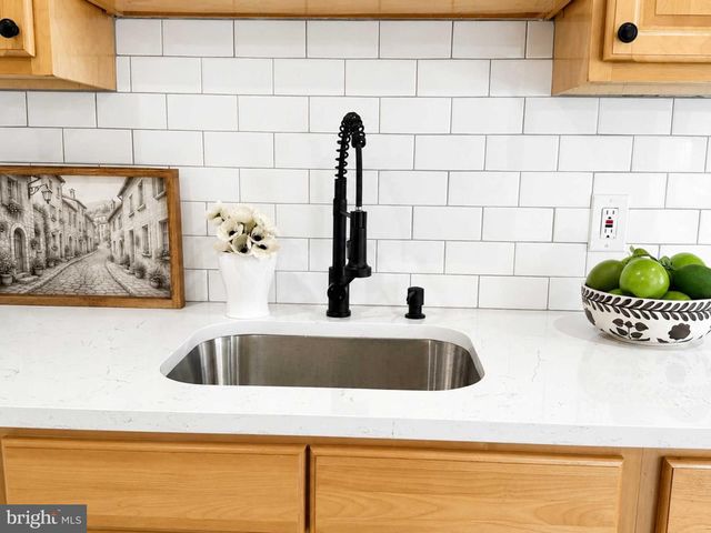 292 SPRING ST, Trenton, NJ 08618