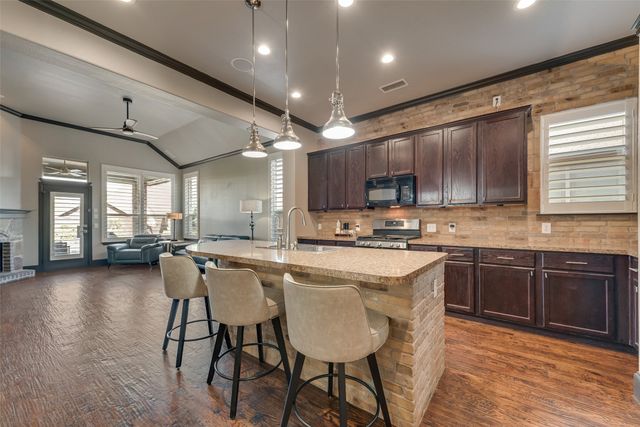 682 Cannon Drive, Fate, TX 75087