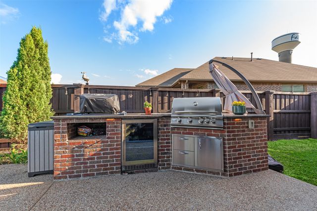 682 Cannon Drive, Fate, TX 75087