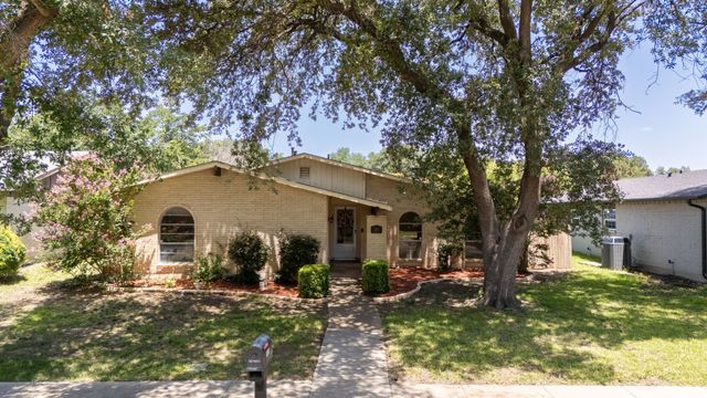 1825 Addington Drive, Carrollton, TX 75007