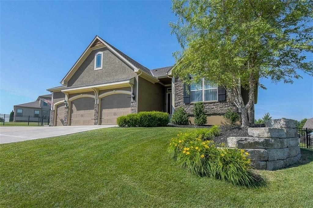 4552 NE PARK RIDGE Avenue, Lee's Summit, MO 64064