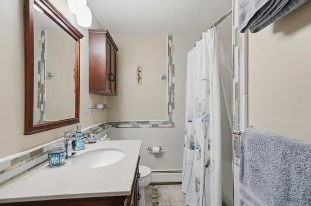 18 Boulder Brook Dr Unit 5, Exeter, NH 03833