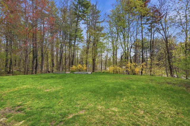 18 Boulder Brook Dr Unit 5, Exeter, NH 03833