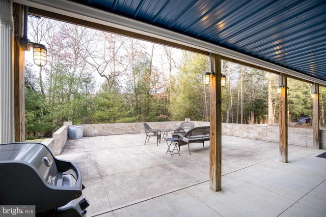 512 DECKER VALLEY RD, Spring Mills, PA 16875