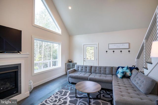 512 DECKER VALLEY RD, Spring Mills, PA 16875