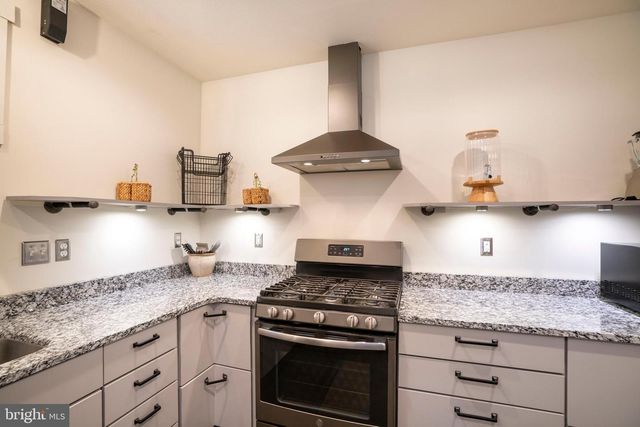 512 DECKER VALLEY RD, Spring Mills, PA 16875