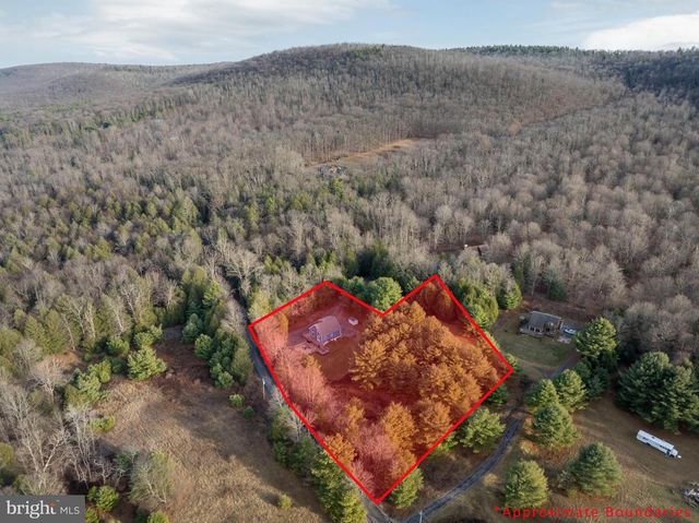 512 DECKER VALLEY RD, Spring Mills, PA 16875