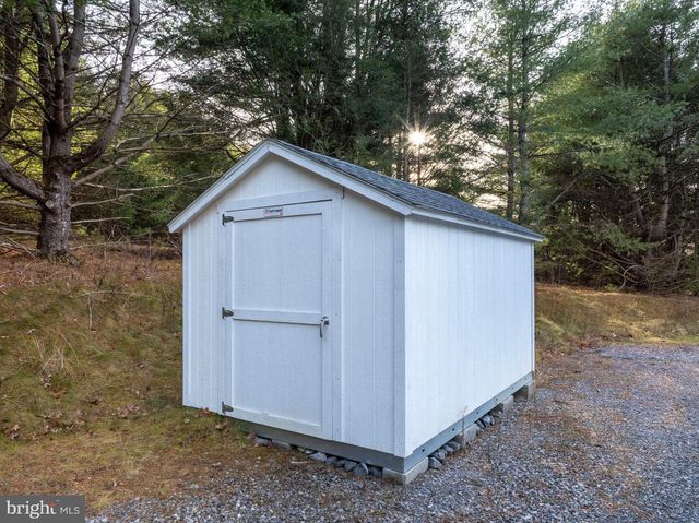 512 DECKER VALLEY RD, Spring Mills, PA 16875