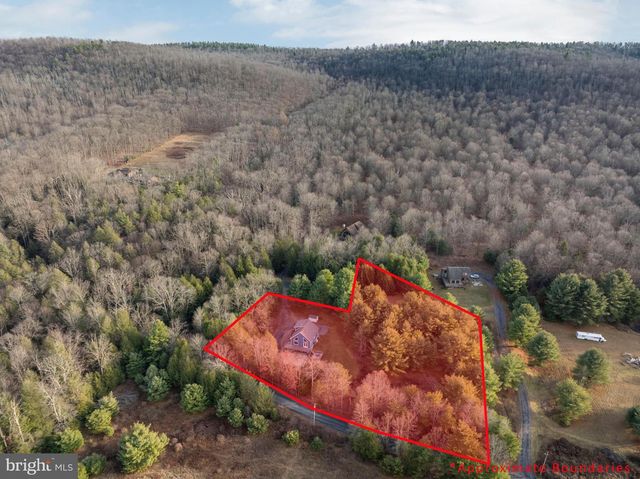 512 DECKER VALLEY RD, Spring Mills, PA 16875