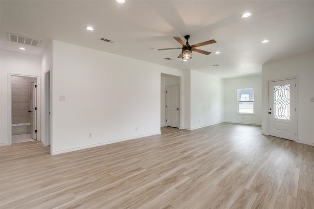 3815 Silver Creek Court, Granbury, TX 76048