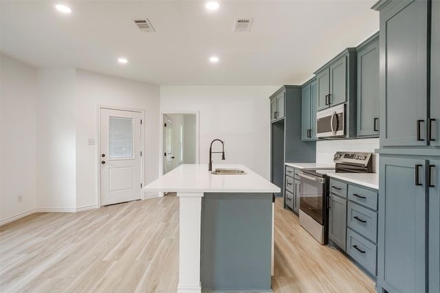 3815 Silver Creek Court, Granbury, TX 76048