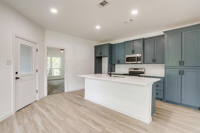 3815 Silver Creek Court, Granbury, TX 76048