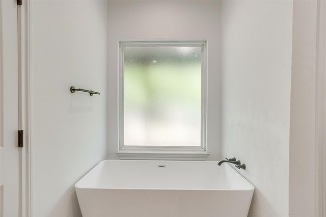 3815 Silver Creek Court, Granbury, TX 76048