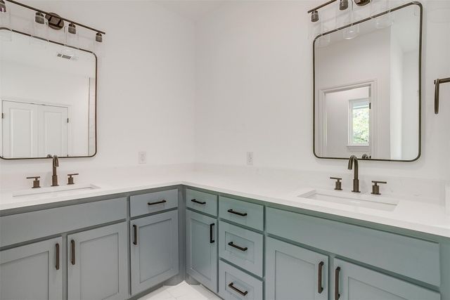 3815 Silver Creek Court, Granbury, TX 76048